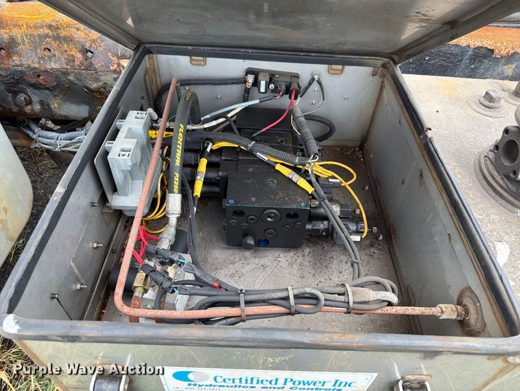image for item FK4174 2017 International 7400 truck cab and chassis