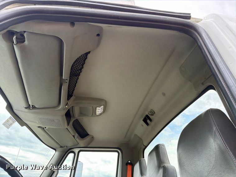 image for item FK4174 2017 International 7400 truck cab and chassis