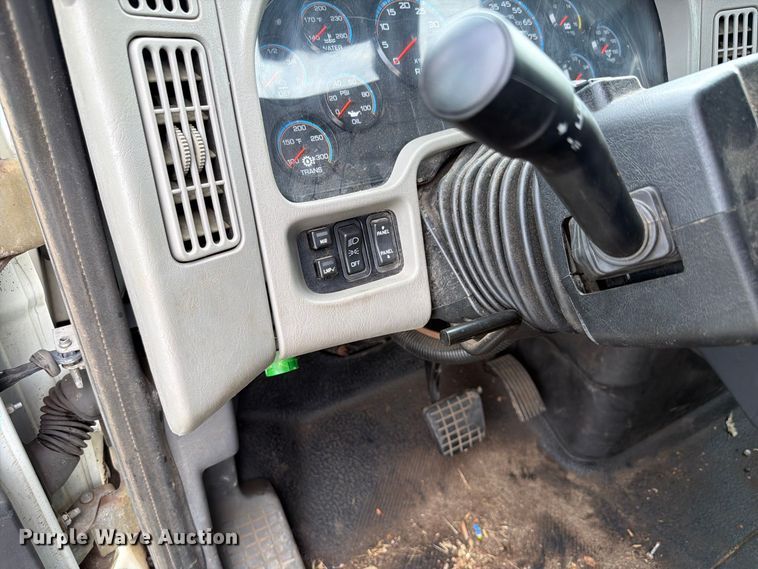 image for item FK4174 2017 International 7400 truck cab and chassis