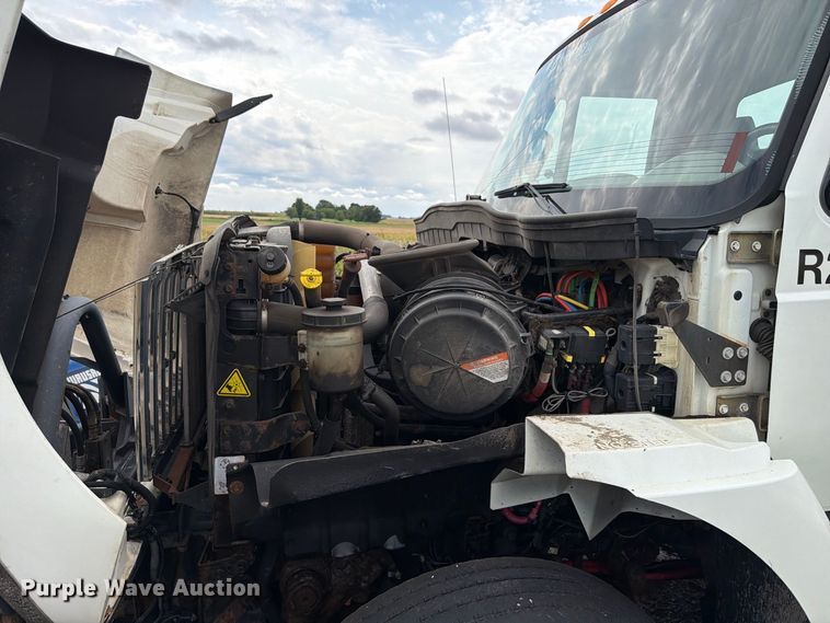 image for item FK4174 2017 International 7400 truck cab and chassis