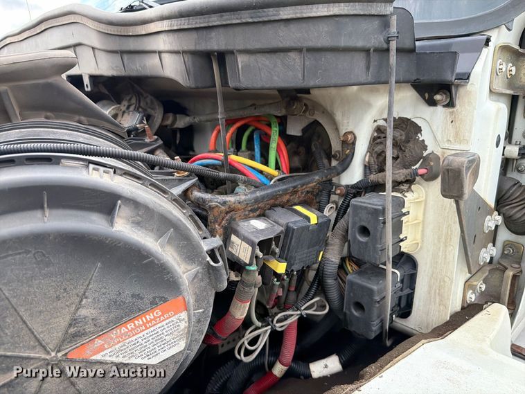 image for item FK4174 2017 International 7400 truck cab and chassis