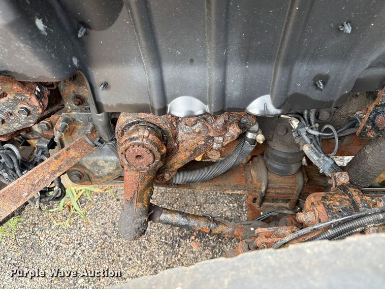 image for item FK4174 2017 International 7400 truck cab and chassis