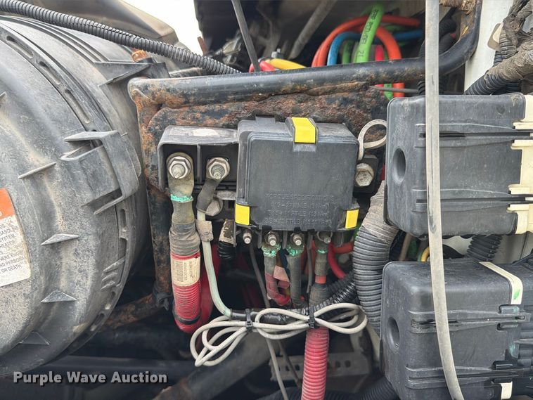 image for item FK4174 2017 International 7400 truck cab and chassis