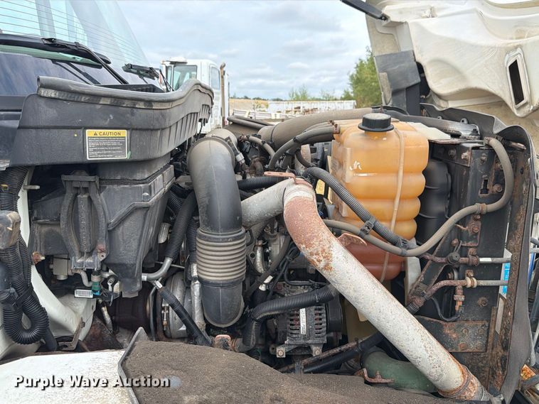 image for item FK4174 2017 International 7400 truck cab and chassis