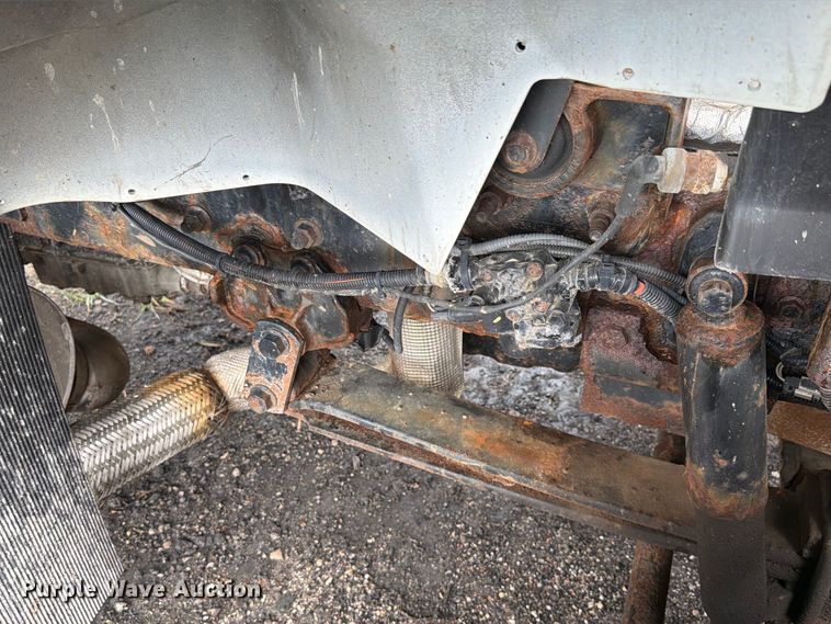 image for item FK4174 2017 International 7400 truck cab and chassis