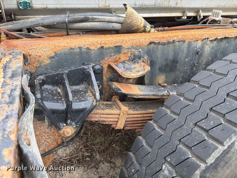 image for item FK4174 2017 International 7400 truck cab and chassis