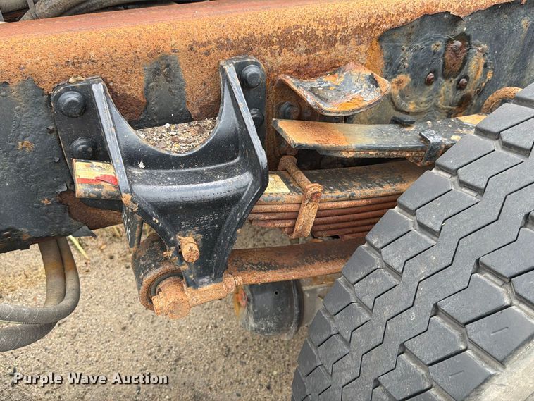 image for item FK4174 2017 International 7400 truck cab and chassis