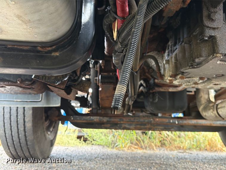 image for item FK4174 2017 International 7400 truck cab and chassis