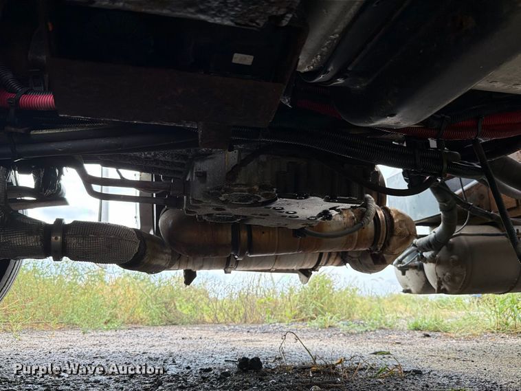 image for item FK4174 2017 International 7400 truck cab and chassis