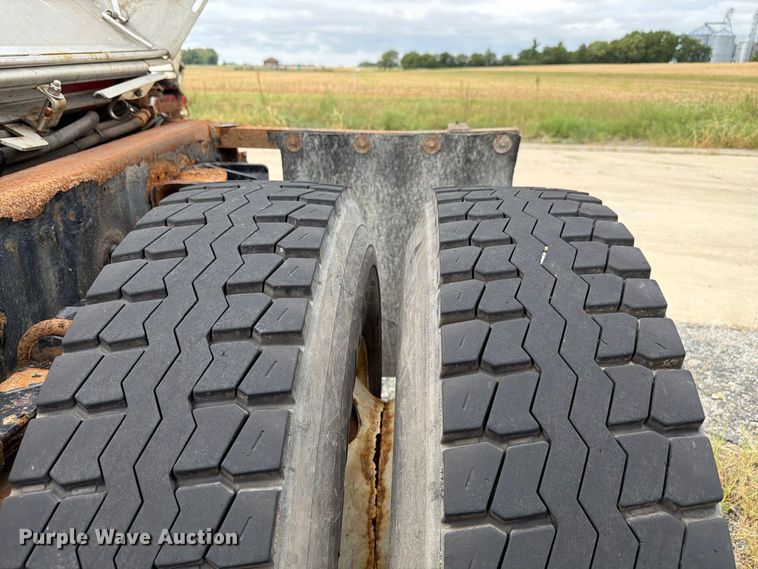 image for item FK4174 2017 International 7400 truck cab and chassis