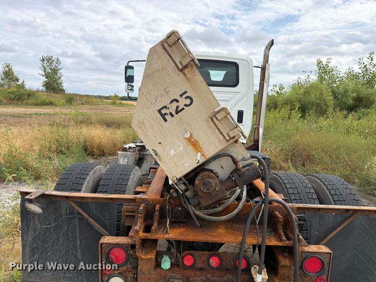 image for item FK4174 2017 International 7400 truck cab and chassis
