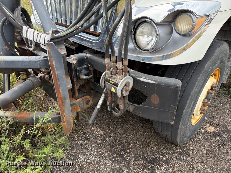image for item FK4174 2017 International 7400 truck cab and chassis