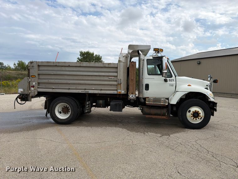 image for item FK4175 2006 International 7400 dump truck