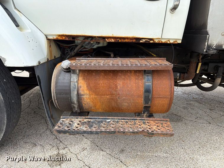 image for item FK4175 2006 International 7400 dump truck