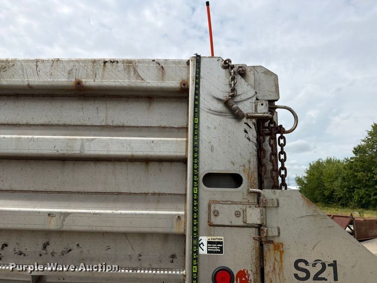 image for item FK4175 2006 International 7400 dump truck
