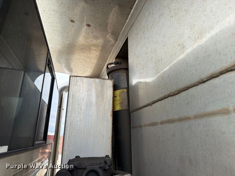 image for item FK4175 2006 International 7400 dump truck