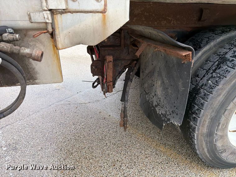 image for item FK4175 2006 International 7400 dump truck