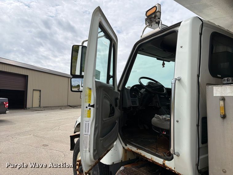 image for item FK4175 2006 International 7400 dump truck