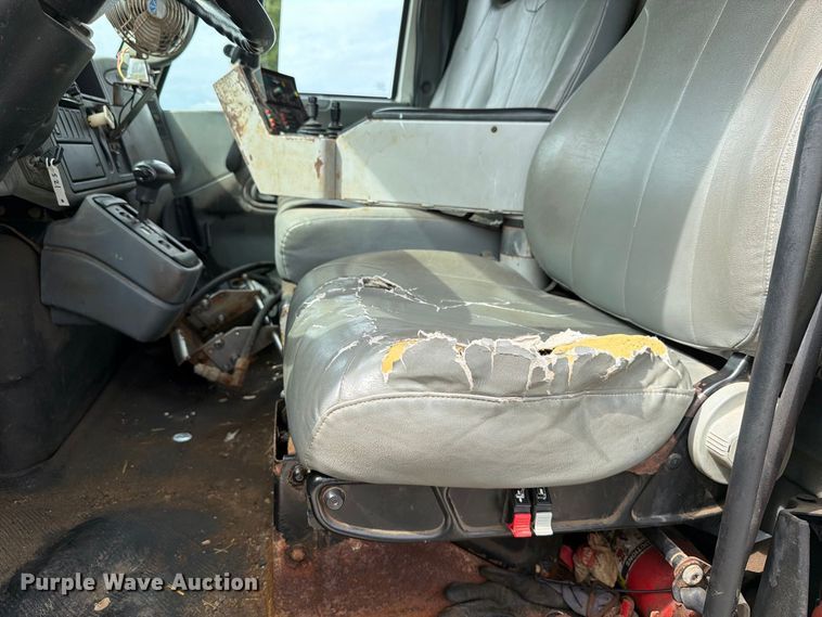 image for item FK4175 2006 International 7400 dump truck