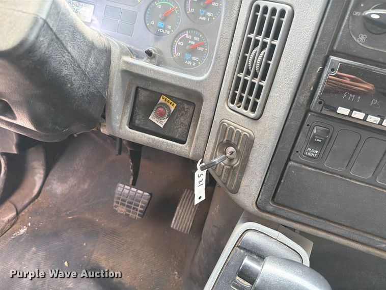 image for item FK4175 2006 International 7400 dump truck