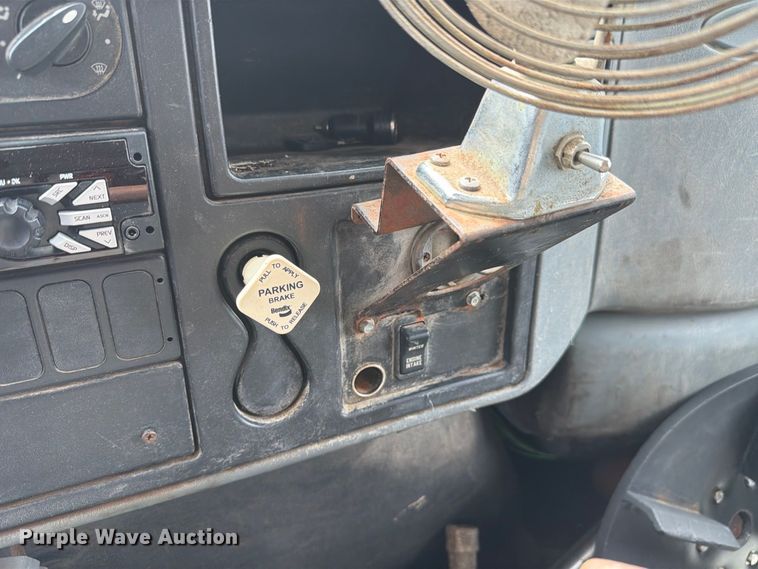 image for item FK4175 2006 International 7400 dump truck