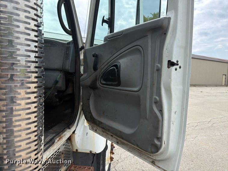 image for item FK4175 2006 International 7400 dump truck
