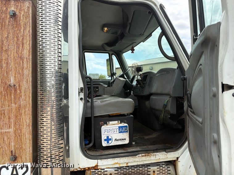 image for item FK4175 2006 International 7400 dump truck