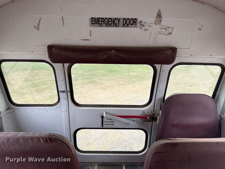 image for item FK5144 2001 International 3800 school bus