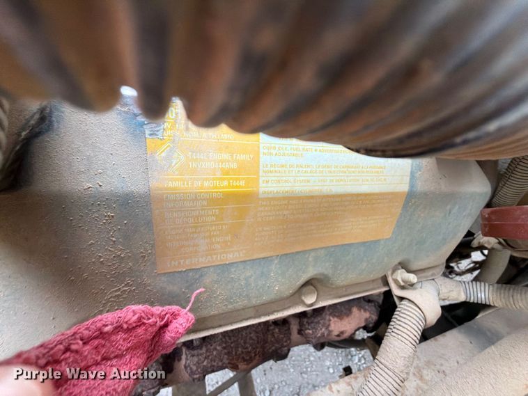 image for item FK5144 2001 International 3800 school bus