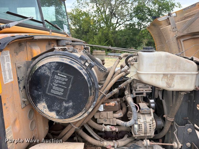 image for item FK5144 2001 International 3800 school bus