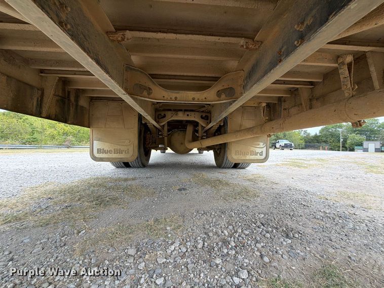image for item FK5144 2001 International 3800 school bus