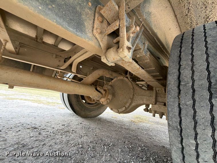 image for item FK5144 2001 International 3800 school bus