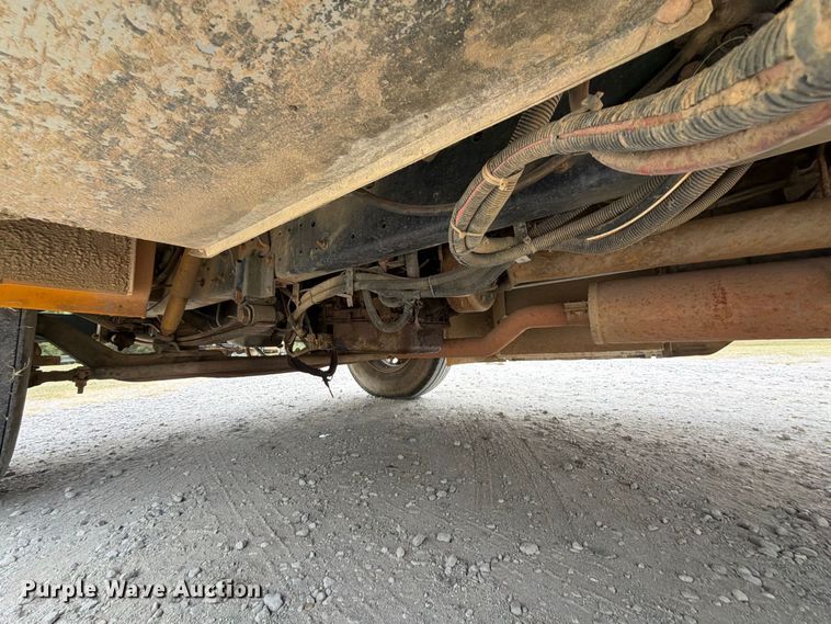 image for item FK5144 2001 International 3800 school bus