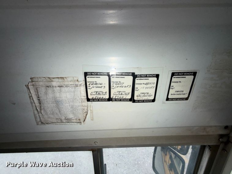 image for item FK5144 2001 International 3800 school bus