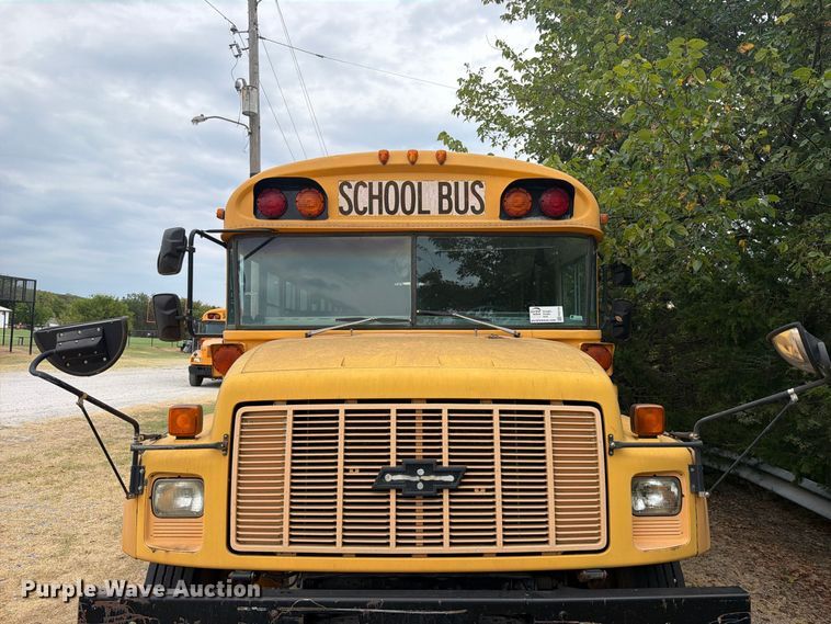 image for item FK5145 2002 Chevrolet B7 school bus