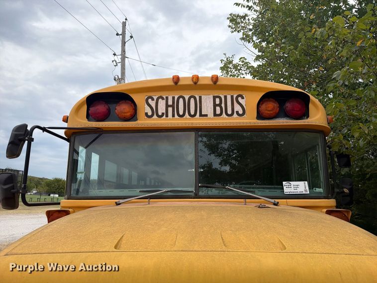 image for item FK5145 2002 Chevrolet B7 school bus