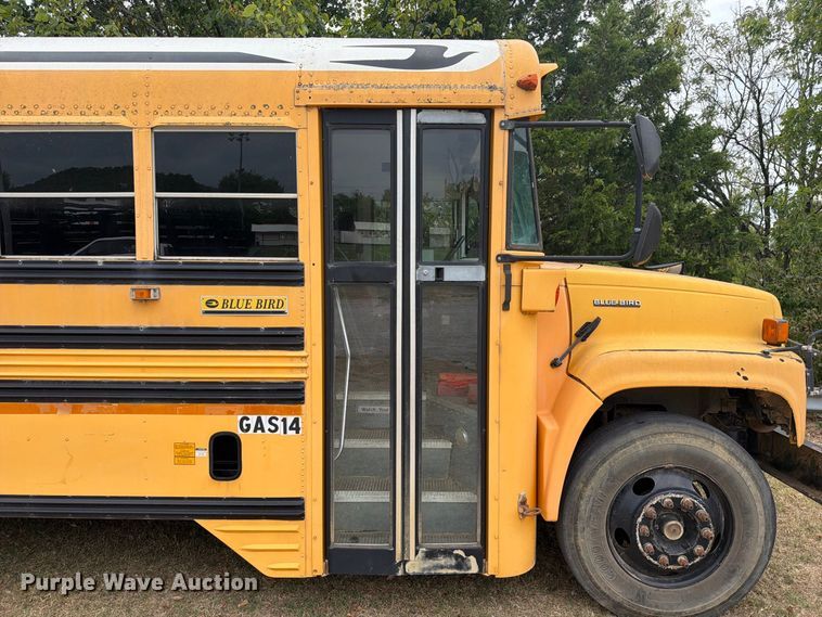 image for item FK5145 2002 Chevrolet B7 school bus