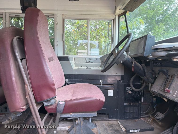 image for item FK5145 2002 Chevrolet B7 school bus