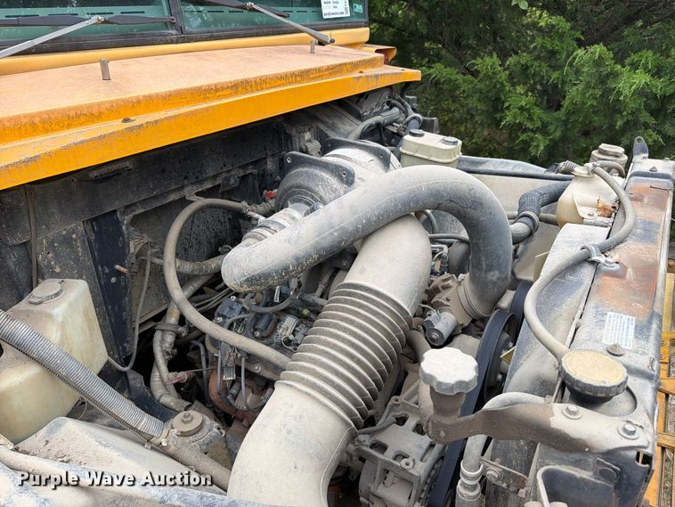 image for item FK5145 2002 Chevrolet B7 school bus