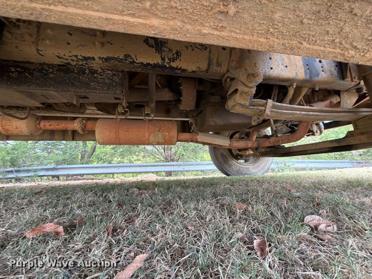 image for item FK5145 2002 Chevrolet B7 school bus