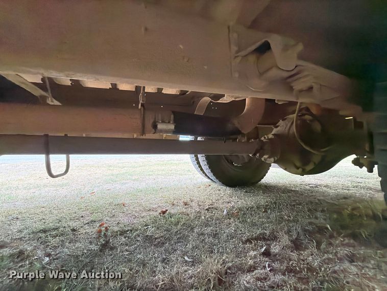 image for item FK5145 2002 Chevrolet B7 school bus