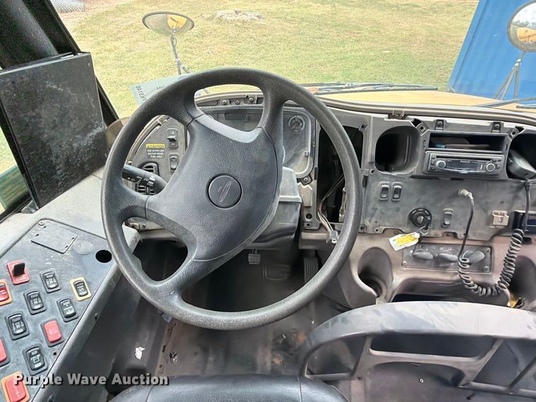 image for item FK5146 2009 Freightliner B2 school bus