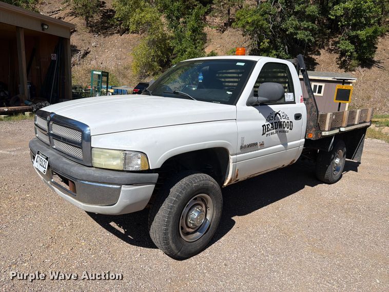 2002 Dodge Ram 2500 flatbed pickup truck