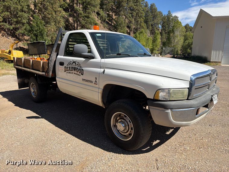 image for item FM7651 2002 Dodge Ram 2500 flatbed pickup truck