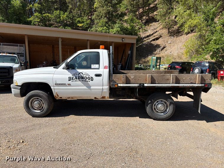 image for item FM7651 2002 Dodge Ram 2500 flatbed pickup truck
