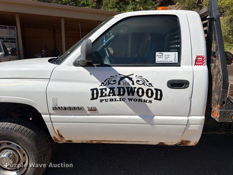 image for item FM7651 2002 Dodge Ram 2500 flatbed pickup truck