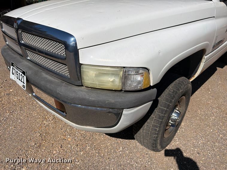image for item FM7651 2002 Dodge Ram 2500 flatbed pickup truck