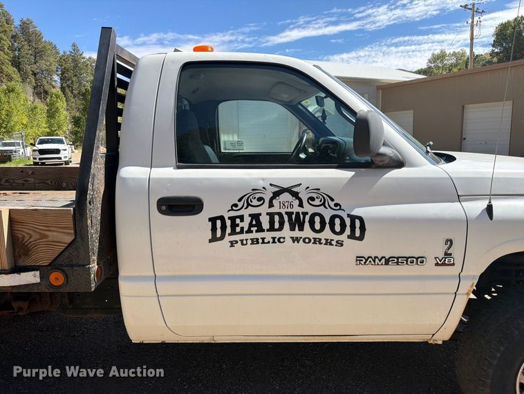 image for item FM7651 2002 Dodge Ram 2500 flatbed pickup truck