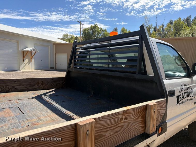 image for item FM7651 2002 Dodge Ram 2500 flatbed pickup truck