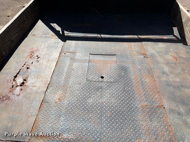 image for item FM7651 2002 Dodge Ram 2500 flatbed pickup truck